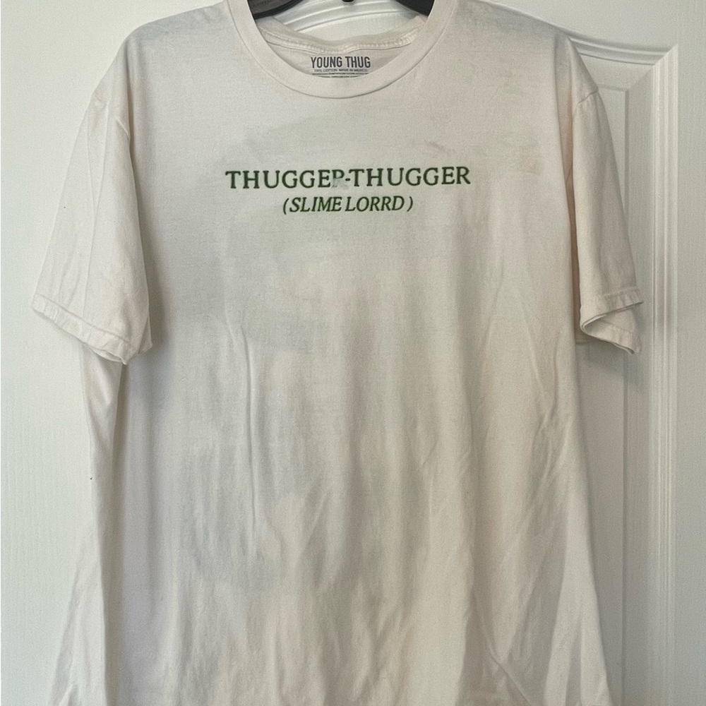 Off-White Short Sleeve Tee with Minimalist Design